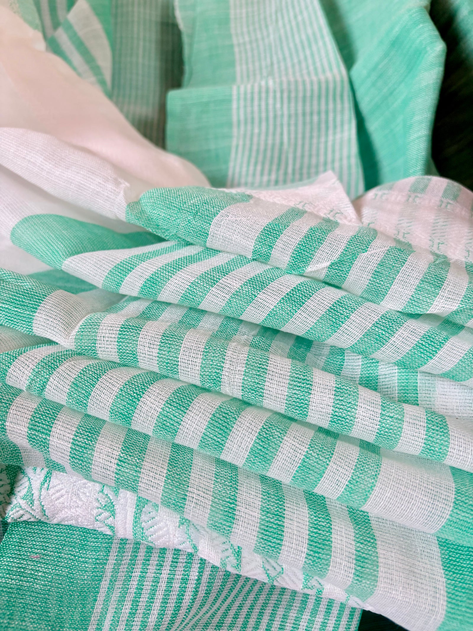 Premium Lenin Saree (Saree Code - S12)